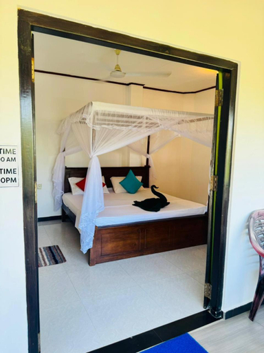 Bedroom 2, Sajana Ocean Hill Hotel, Weligama