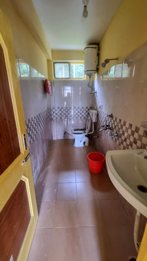 Bathroom 3, Dhungri Valley, Kullu