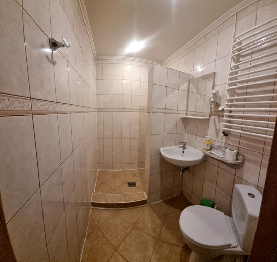 Bathroom 2, AQUARIUS Eco Family Hotel, L'vivs'ka
