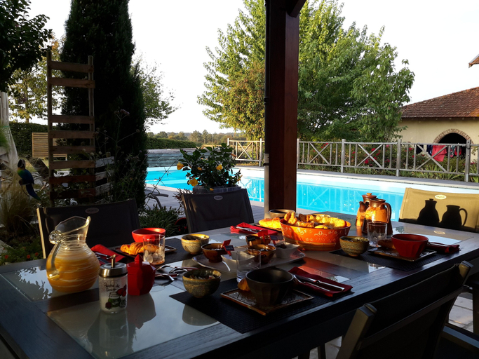 Breakfast meal 2, Grange Carrée, Ain