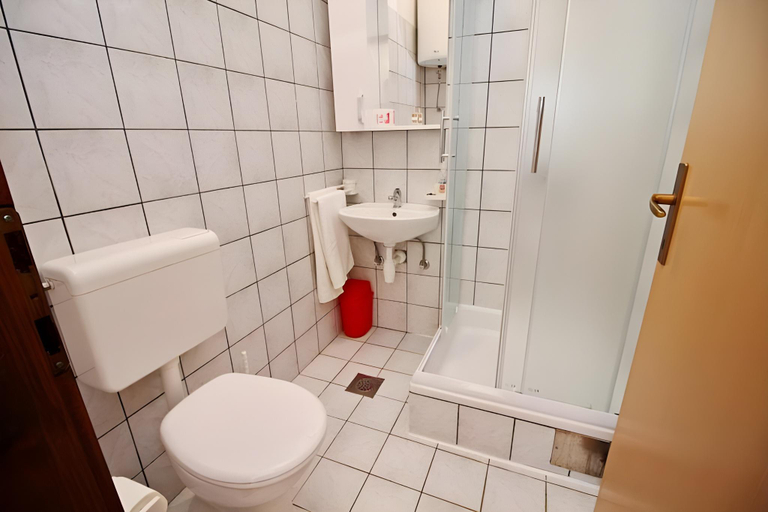Bathroom, Apartments Neven, Janjina