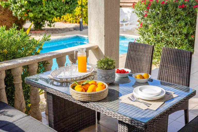 Others 4, Villa Ambrosia
