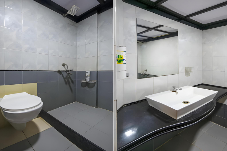 Bathroom 4, Treebo Shree Krishna Palace, Ahmadabad