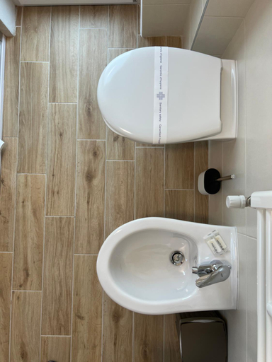 Bathroom 3, Central Apartment, Matera