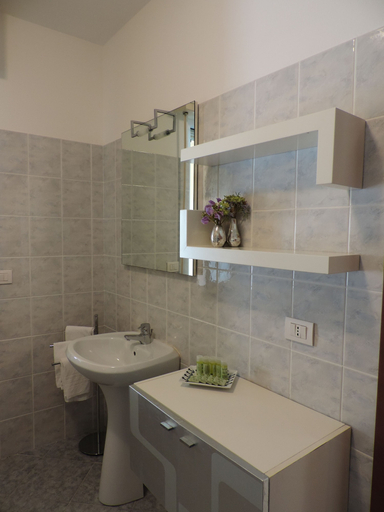 Bathroom 3, Appartamenti Villa delle Ciliegie, La Spezia