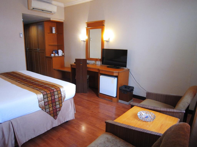 bedroom 6