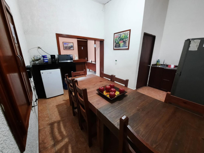 Kitchen, García's Suites y Hotel Villegas, Linares