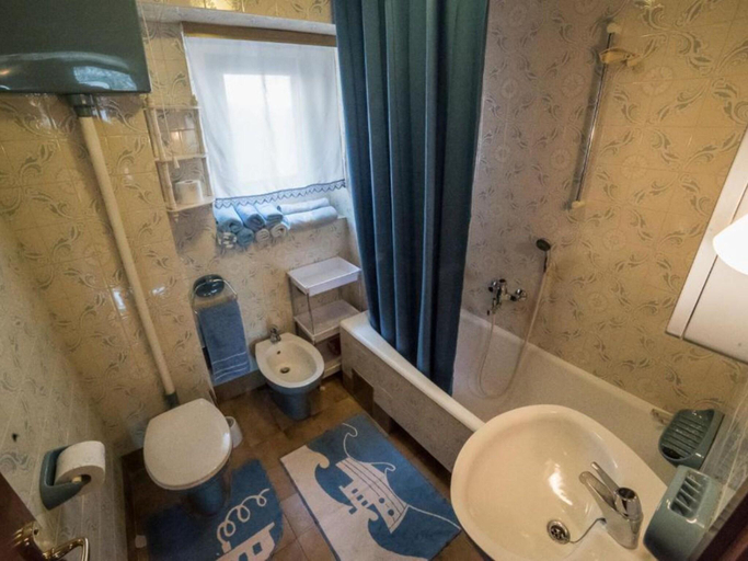 Bathroom 4, Stone House Seaside Retreat on Brač Island, Sutivan