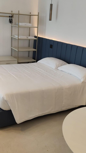 Bedroom 2, Gabbiano Suites, Ravenna