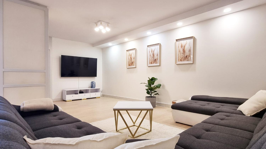 Others 5, Apartamenty na Placu Kaszubskim w Gdyni, Gdynia