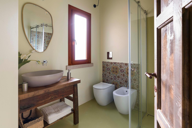 Bathroom 4, Villa Ancora Cala Bianca, Trapani