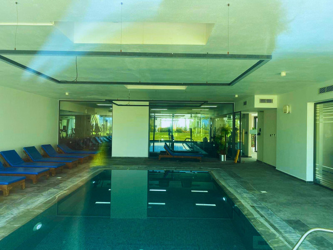 Swimming pool 5, Oceanfront Loft Apartment  Spacious Rooftop Terrace  Pool