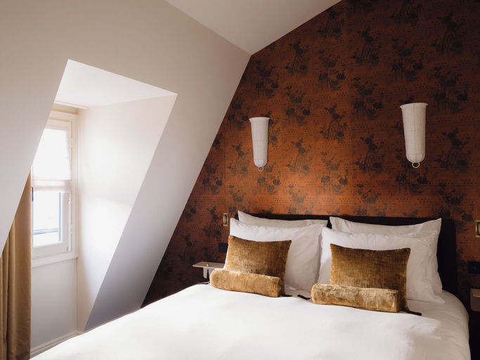 Room 5, L'Opale Noire, Paris