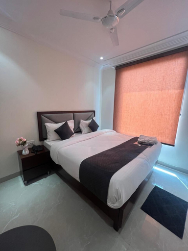 Room 5, SS Hotel, Delhi