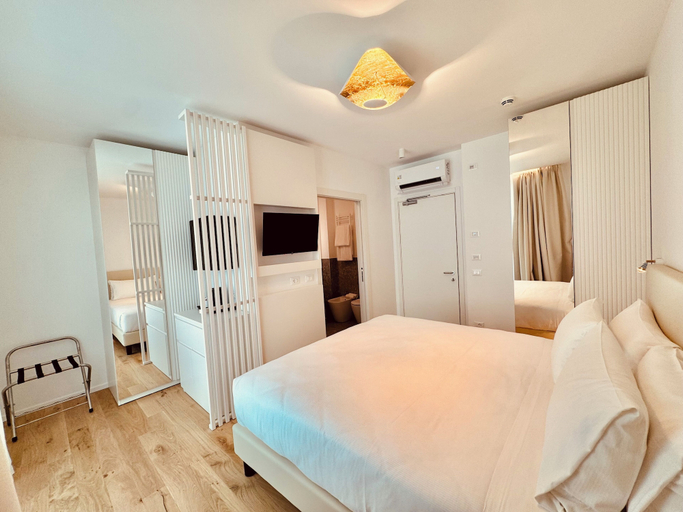 Bedroom 4, SCHIAVON BEACH PALACE, Venezia