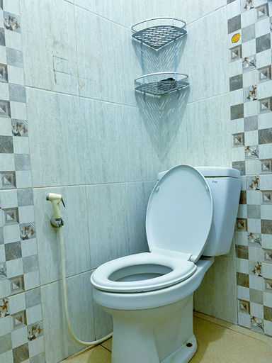 Bathroom 5, Bandung Co Stay, Bandung