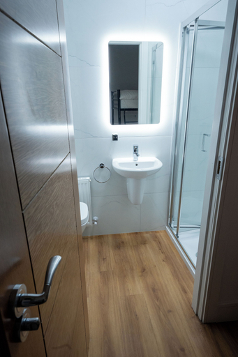Bathroom 2, Éalú Lodge