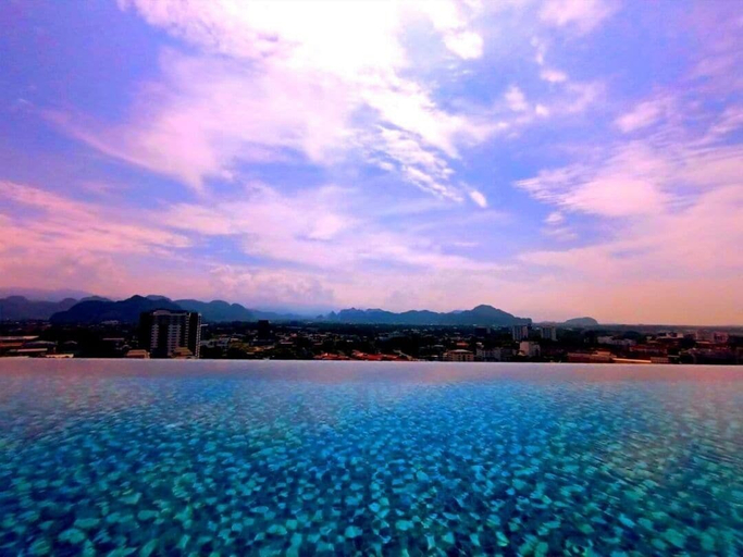 Rooftop pool 3, The Horizon Ipoh Skyline By Grab A Stay, Kinta
