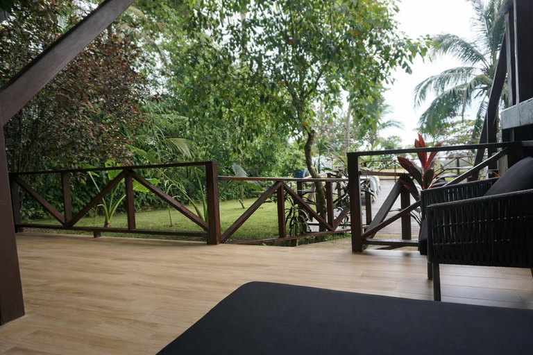 Others 5, Oasis Bluff Beach, Bocas del Toro