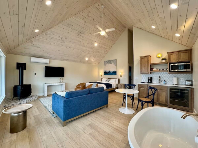 Room 4, Del Mar Dunes, Crow Wing