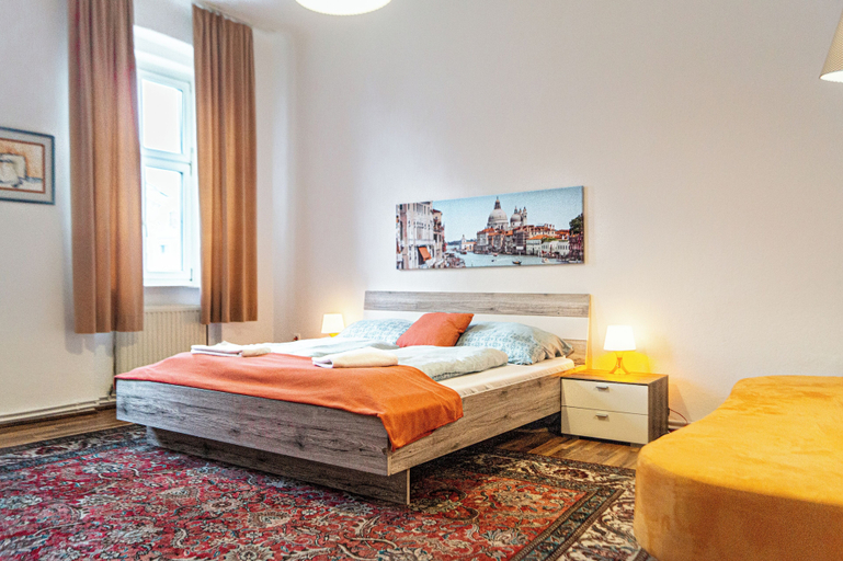 Room 2, Spacious 2BR Apt Near Wiener Stadthalle, Wien