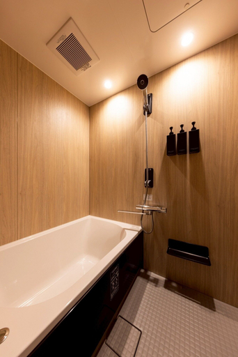 Bathroom 2, STAY THE RINKU BAY Private Guest House, Izumisano