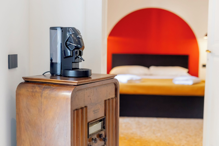 Room 2, Assoli House, Napoli