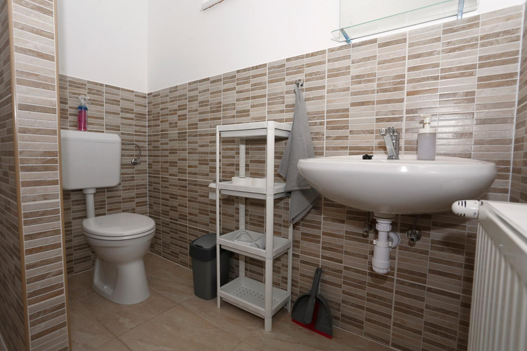 Bathroom 3, Total Relax Apartmanhaz, Mezőkövesdi