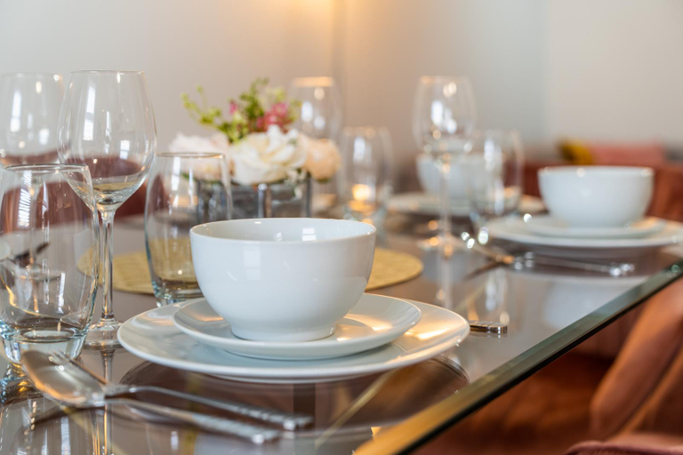 Food & Drinks, Charming Apartment In Andover Town Centre, Hampshire