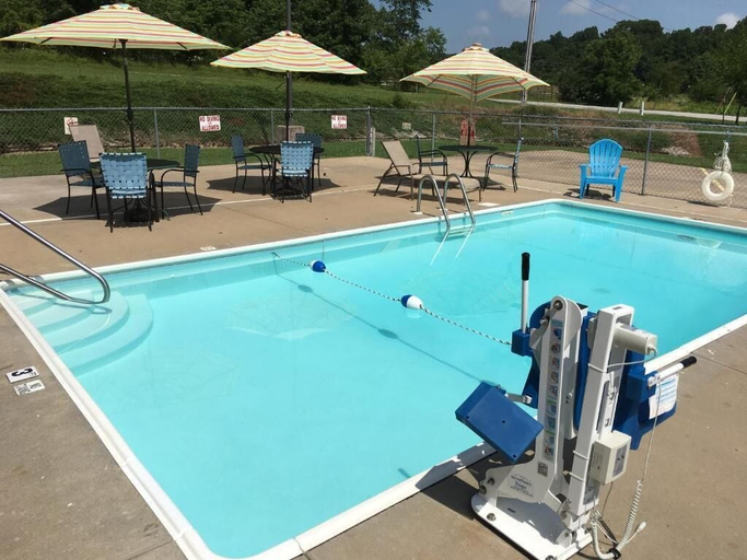 Pool 2, Cassville Four seasons inn & suits, Barry