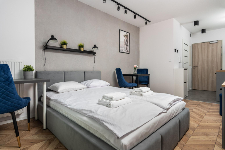 Bedroom 2, Apartamenty na Debnikach - by Upstairs, Kraków City