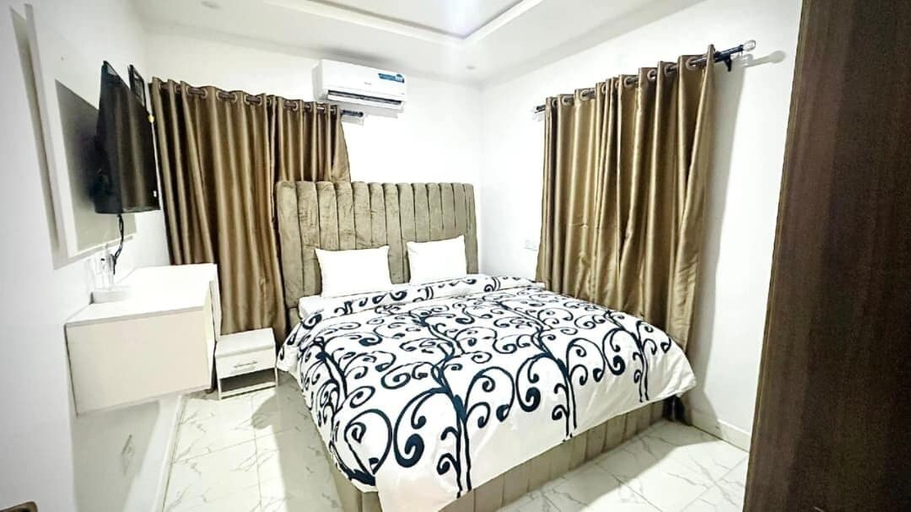 Room 3, Kunbiz Apartments, Oshodi/Isolo