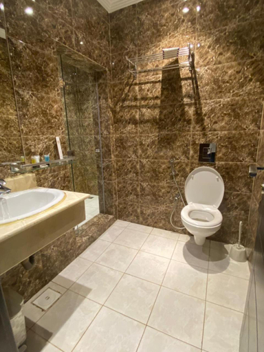 Bathroom 3, Gardenia Park Quraish hotelفندق جاردينا بارك قريش, Jeddah