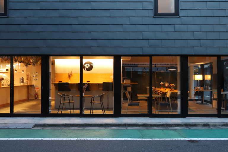 Exterior 2, E10HOSTEL, Taitō