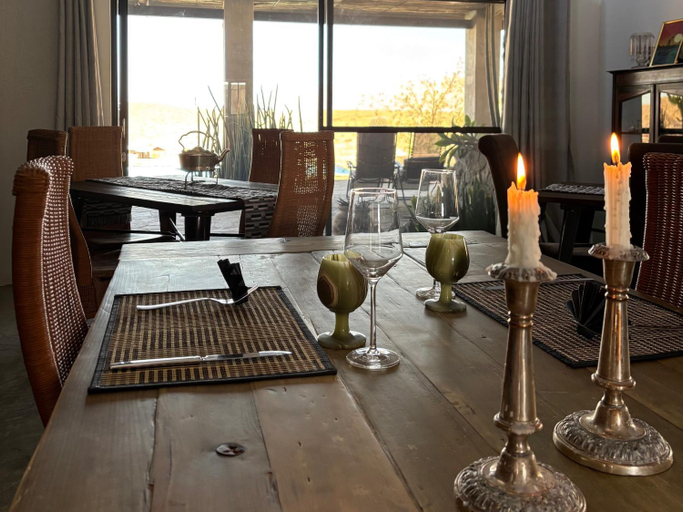 Restaurant 4, 3 ALOES GUESTHOUSE, Daures