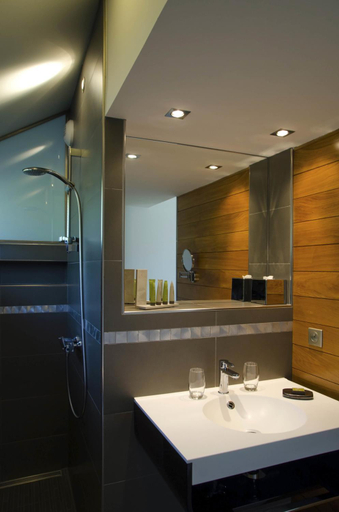 Bathroom 2, Maison d'hotes Anne Fouquet, Dordogne
