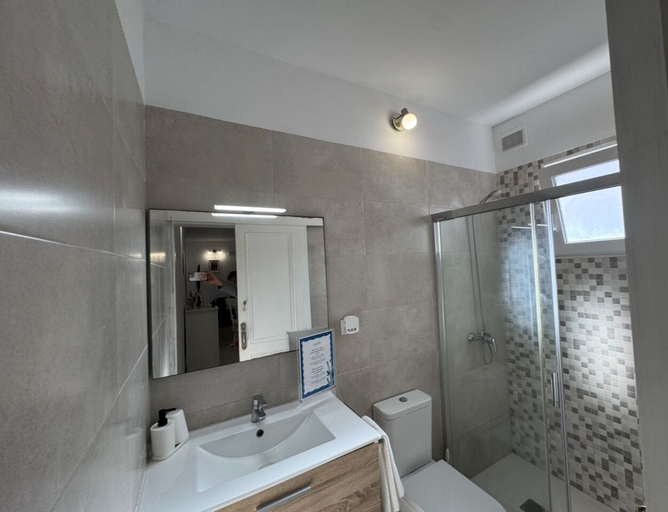 Bathroom 5, Vidamar, Santa Cruz de Tenerife
