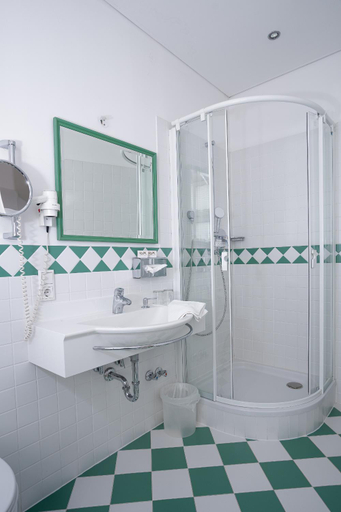 Bathroom 4, Hotel Der Greif, Leoben