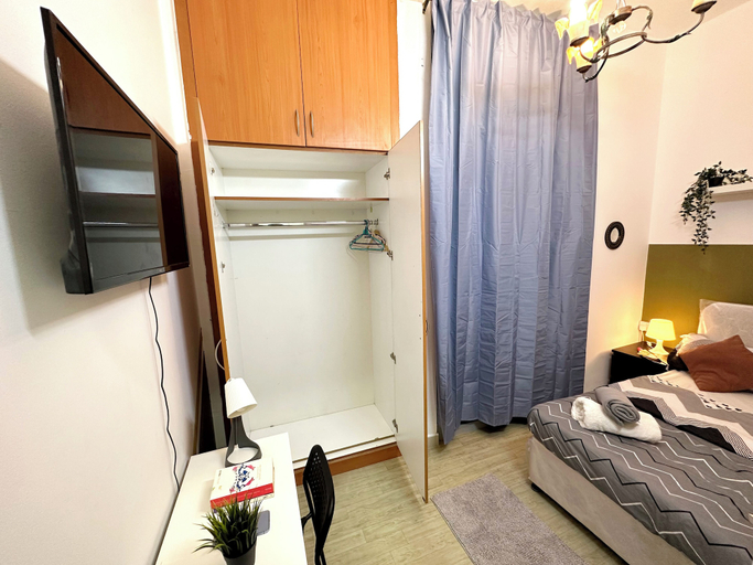 Room 2, Lavish Partition Room in Tecom, Dubai