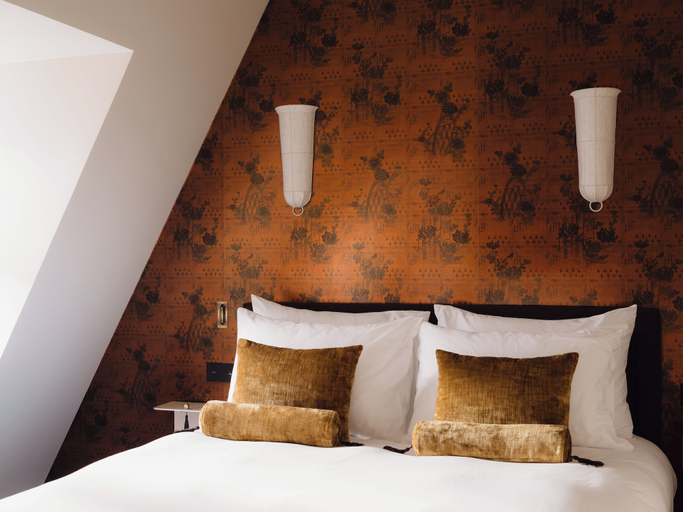 Room 2, L'Opale Noire, Paris