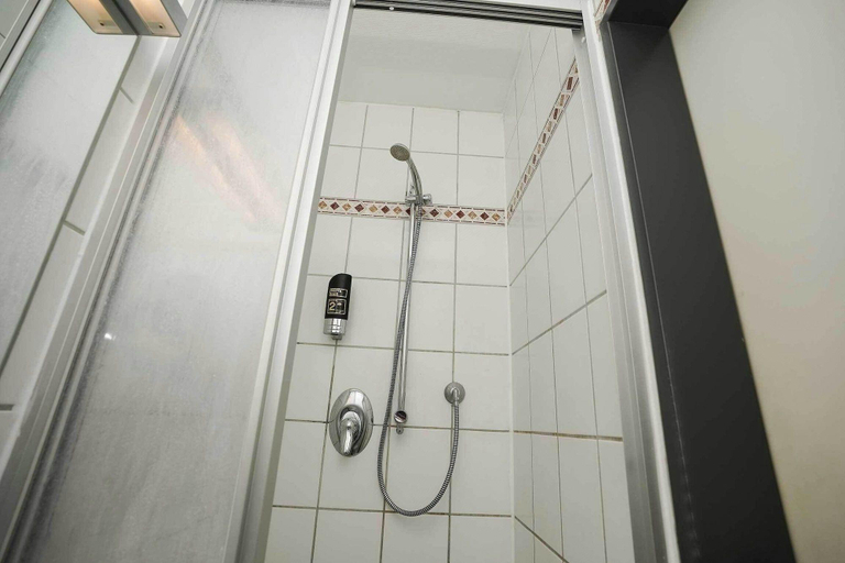 Bathroom 3, Little Paris Hotel, Frankfurt am Main