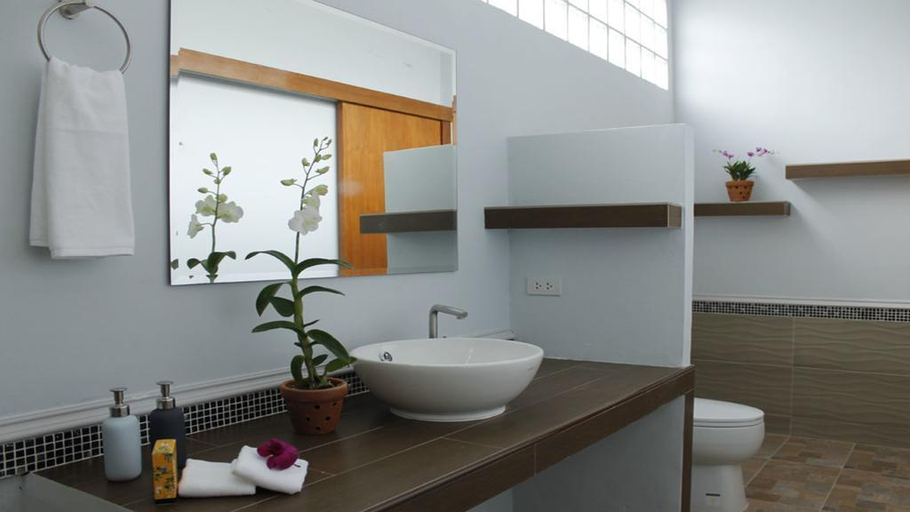 Bathroom 4, Taratai Villa, Bang Lamung