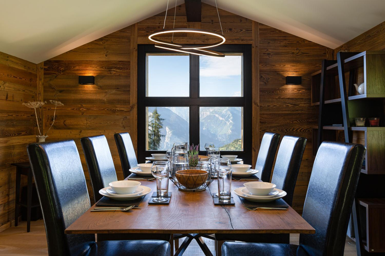 Others 5, Chalet Lupin, Martigny