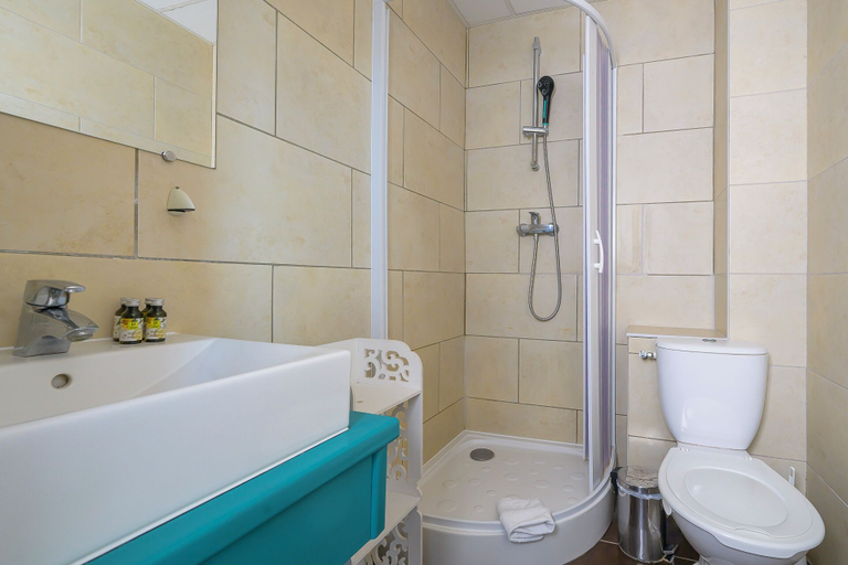 Bathroom, Hôtel de la Beauronne, Dordogne