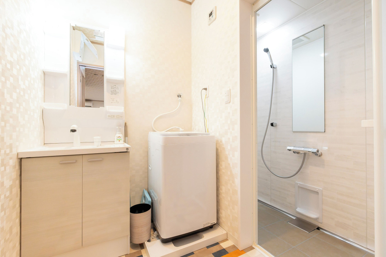 Bathroom 2, Air Station Front Stay, Izumisano