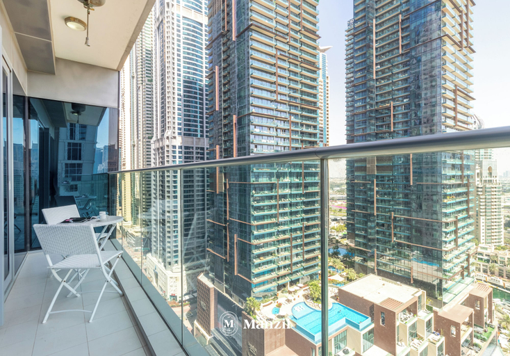 Balcony 4, Manzil - 2BR in Dubai Marina w Sea View, Dubai