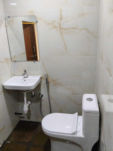 Bathroom 3, Nisarga Comforts, Chikmagalur