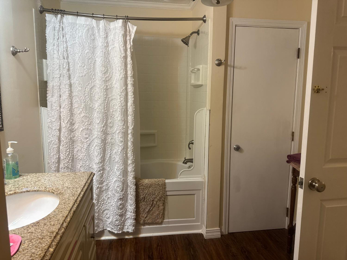 Bathroom 2, serenity hill, Edmonson