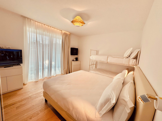 Bedroom 3, SCHIAVON BEACH PALACE, Venezia