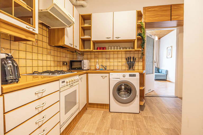 Private kitchen 3, Beautiful 1BR Near Wiener Stadthalle, Wien